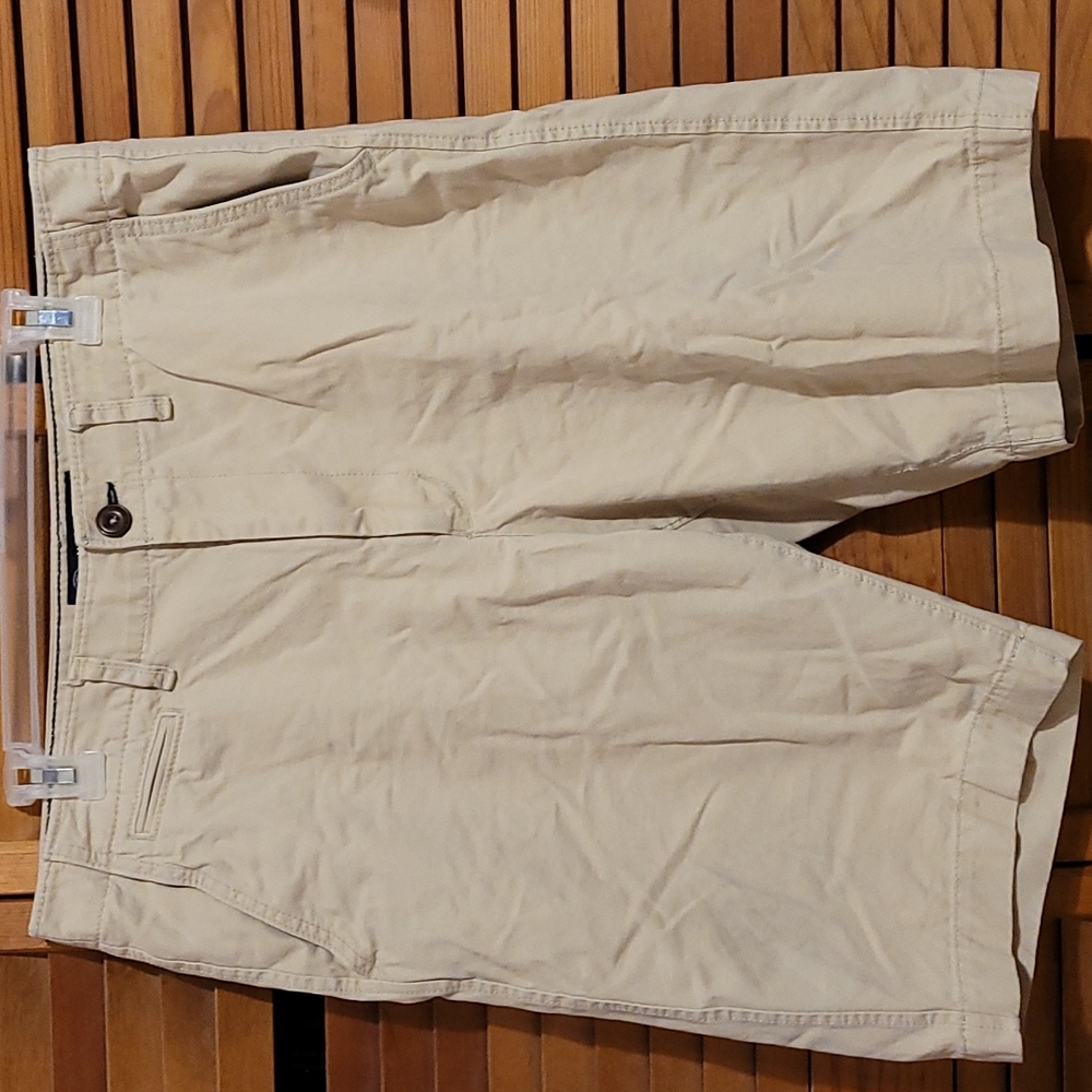 American Eagle Khaki Shorts Size 34 Longboard style